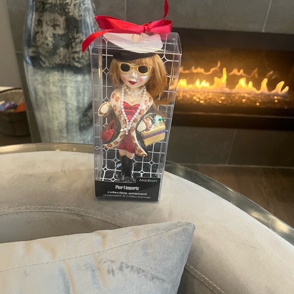 Vintage Pier 1, collectible, girlfriends Christmas present Christmas ornament - Picture 3 of 13